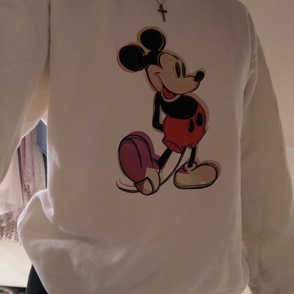 SOLD uniqlo white disney crewneck sweatshirt - Picture 4 of 4